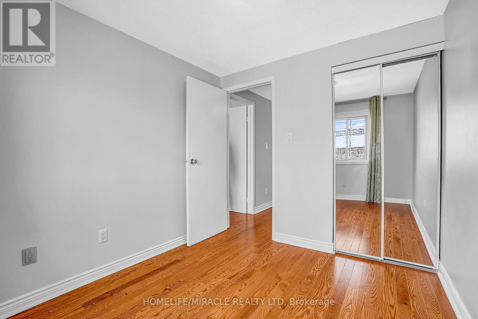 51 - 2035 ASTA DRIVE Image 32