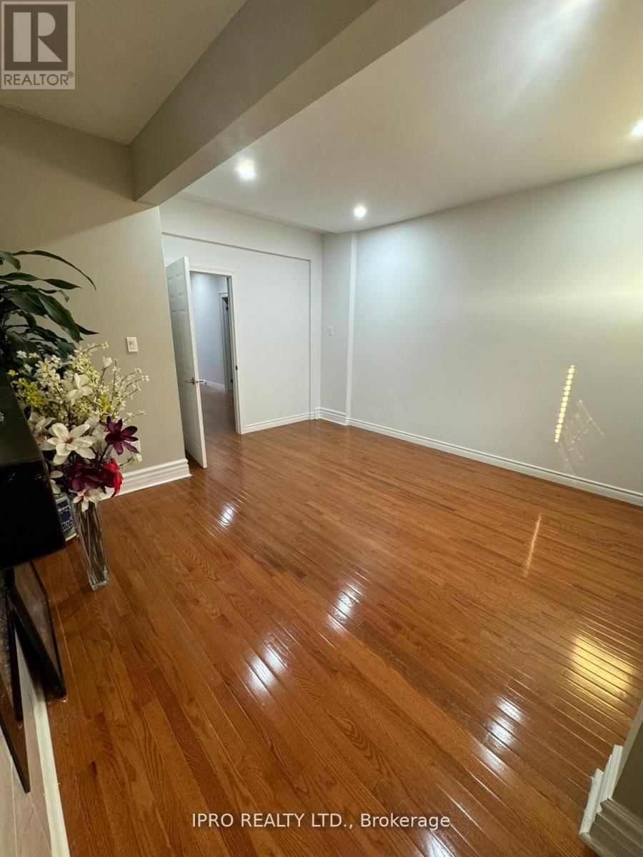 Room 1 - 102 SOUTHLAKE BOULEVARD Image 16