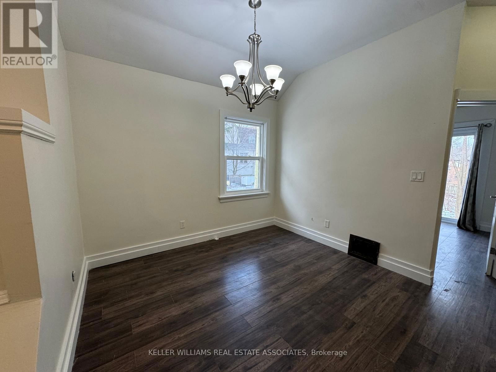 1561 HURONTARIO STREET Image 10