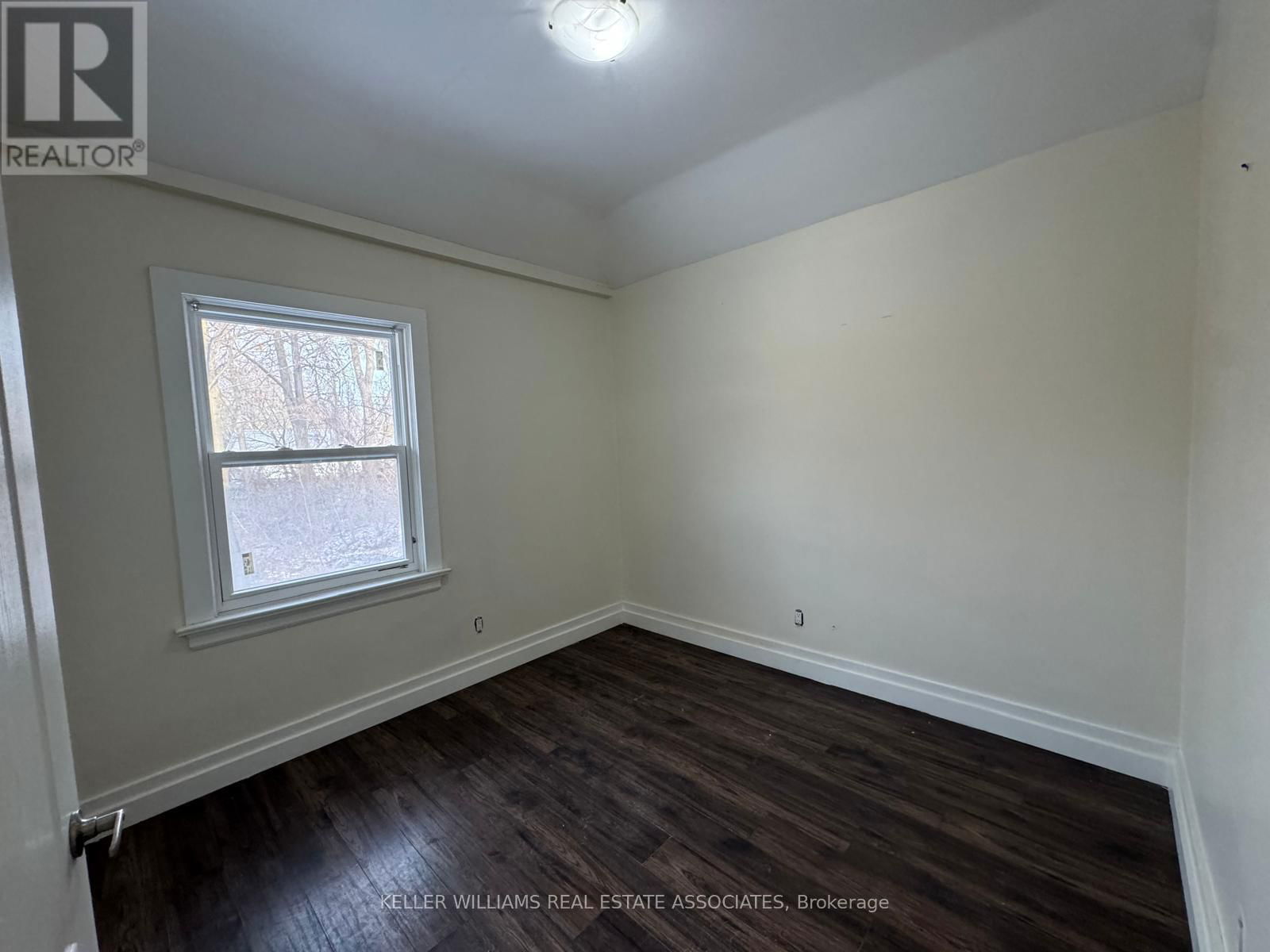 1561 HURONTARIO STREET Image 9