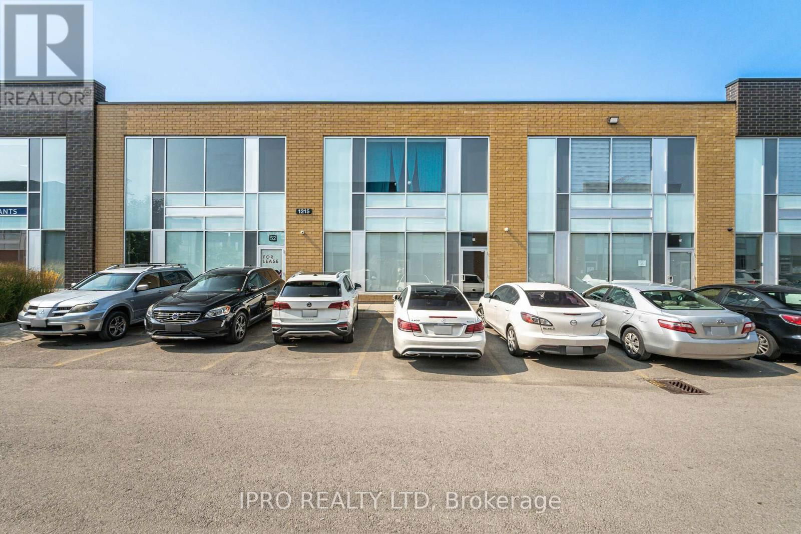 53 - 1215 QUEENSWAY E Image 1