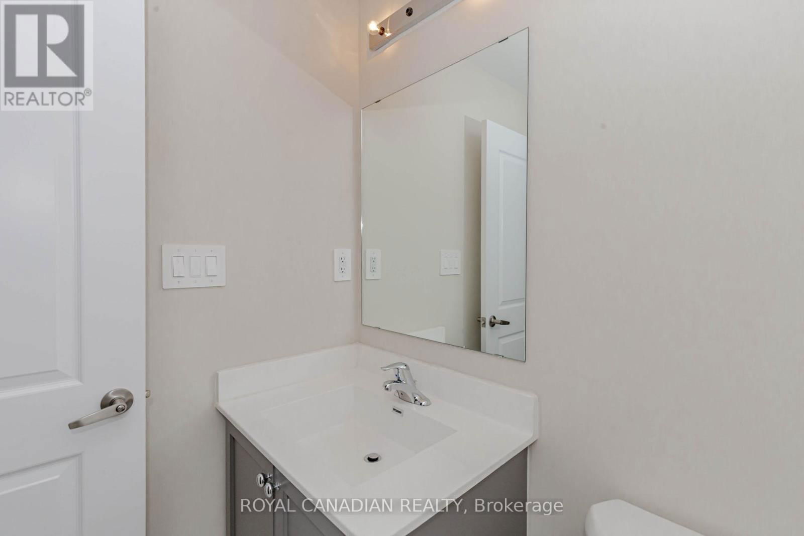 119 - 1581 ROSE WAY Image 36