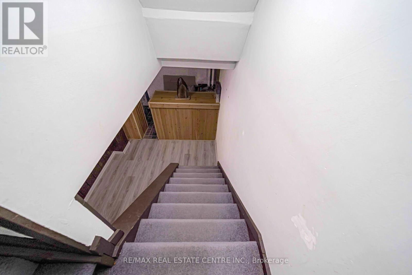 27 VODDEN COURT Image 32