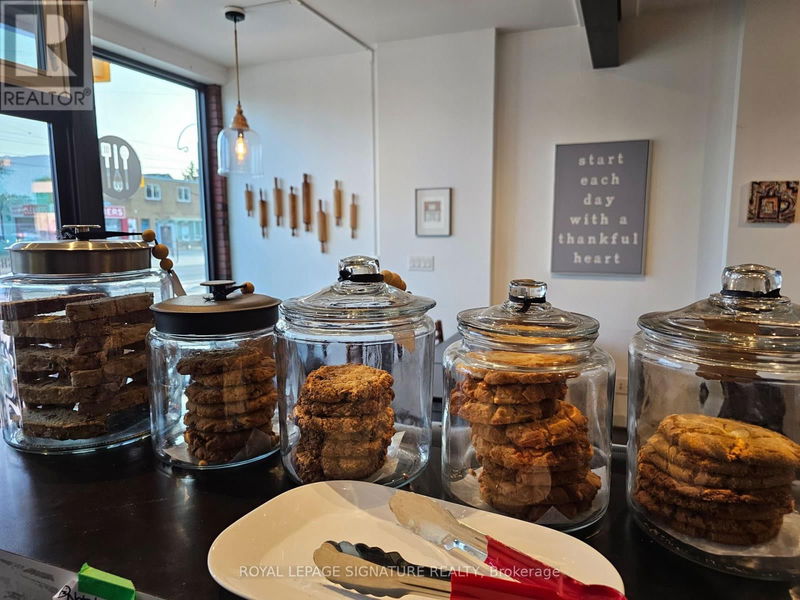 Image #1 of Restaurant for Sale at Lake Shore, Toronto , Ontario