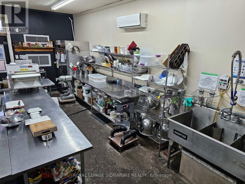Image #1 of Restaurant for Sale at Lake Shore, Toronto , Ontario