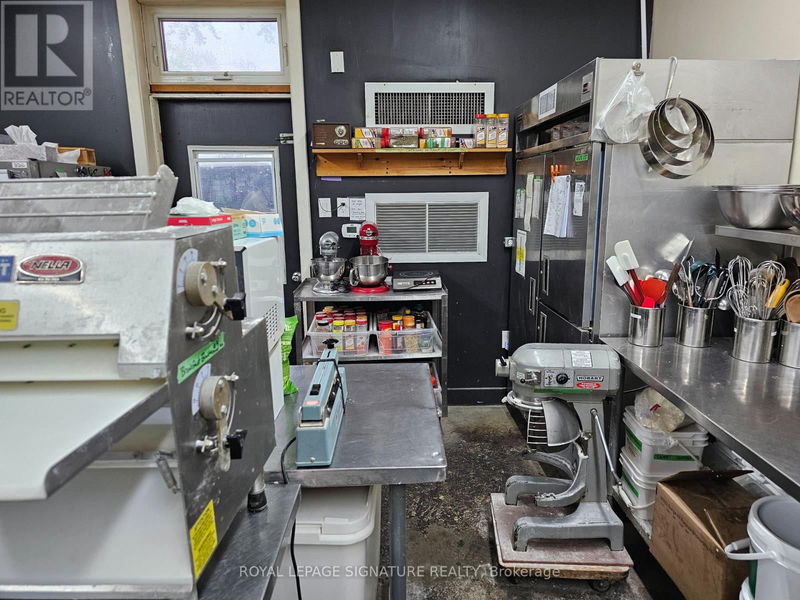 Image #1 of Restaurant for Sale at Lake Shore, Toronto , Ontario