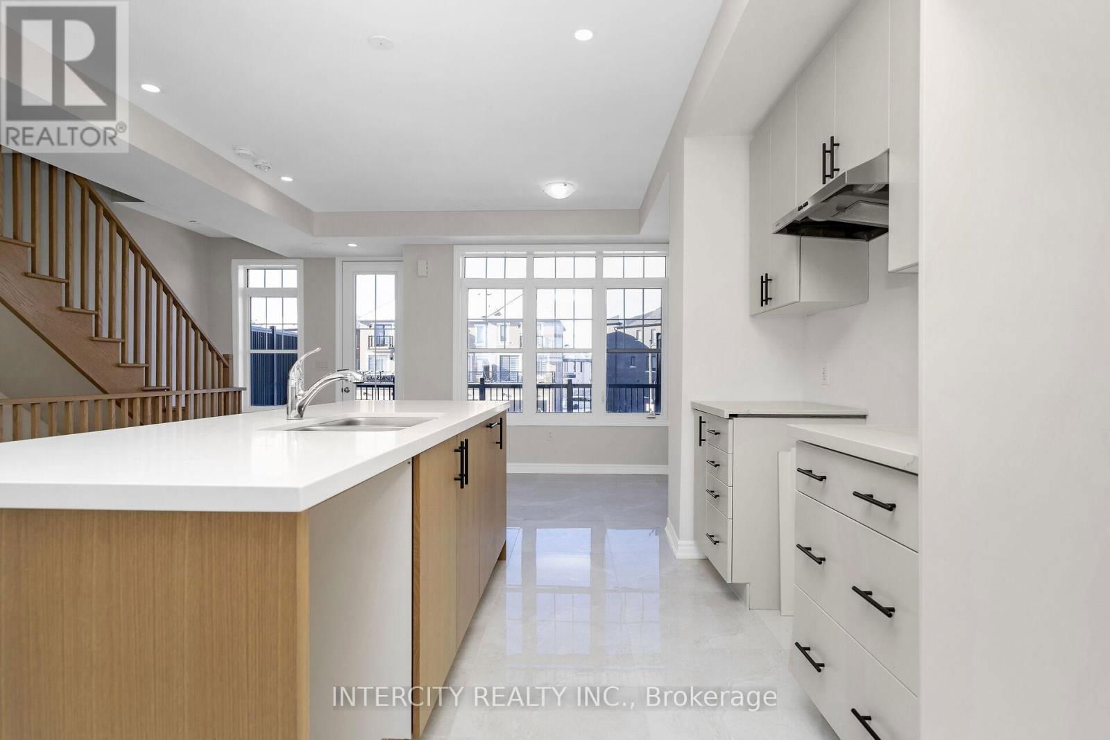 3 - 382 TIM MANLEY AVENUE Image 11