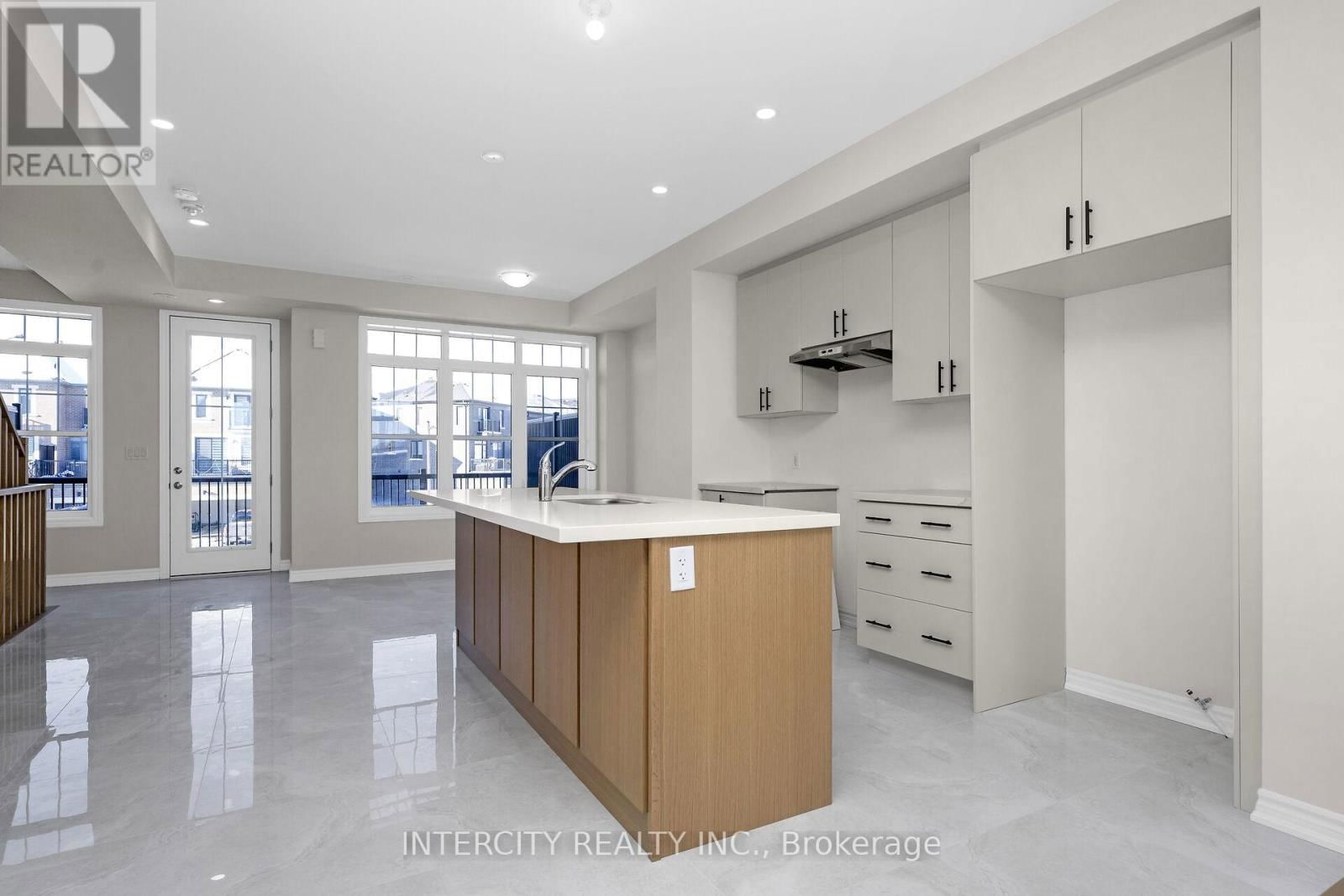 3 - 382 TIM MANLEY AVENUE Image 12