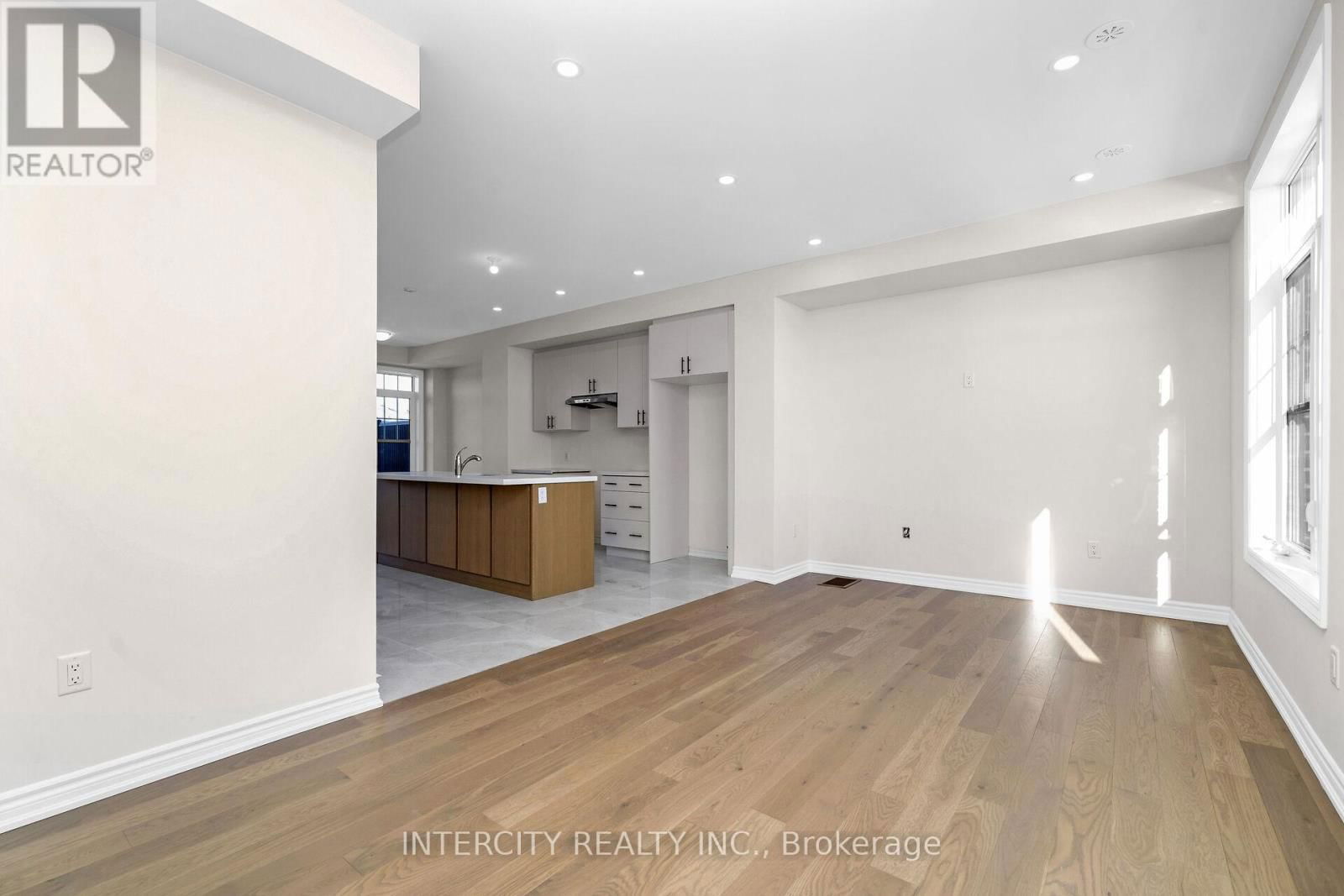3 - 382 TIM MANLEY AVENUE Image 14