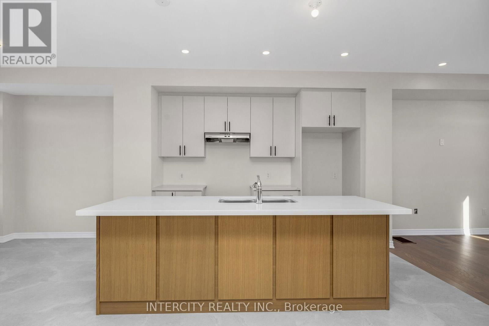 3 - 382 TIM MANLEY AVENUE Image 8