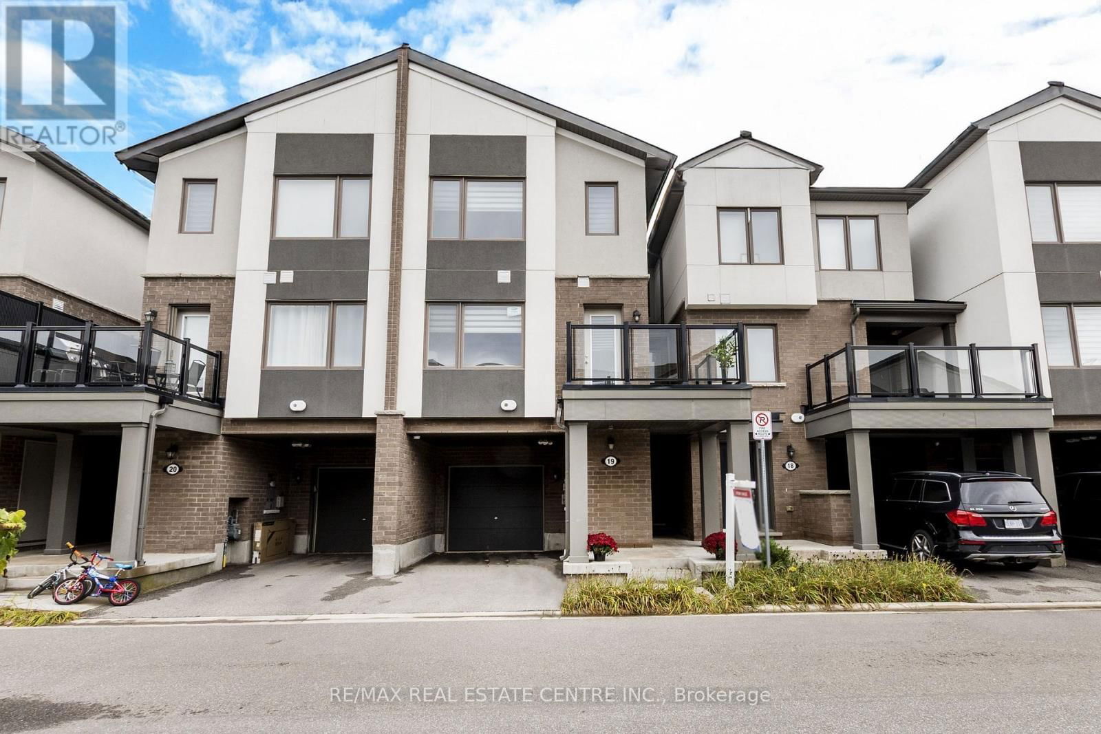 19 - 1125 LEGER WAY Image 1