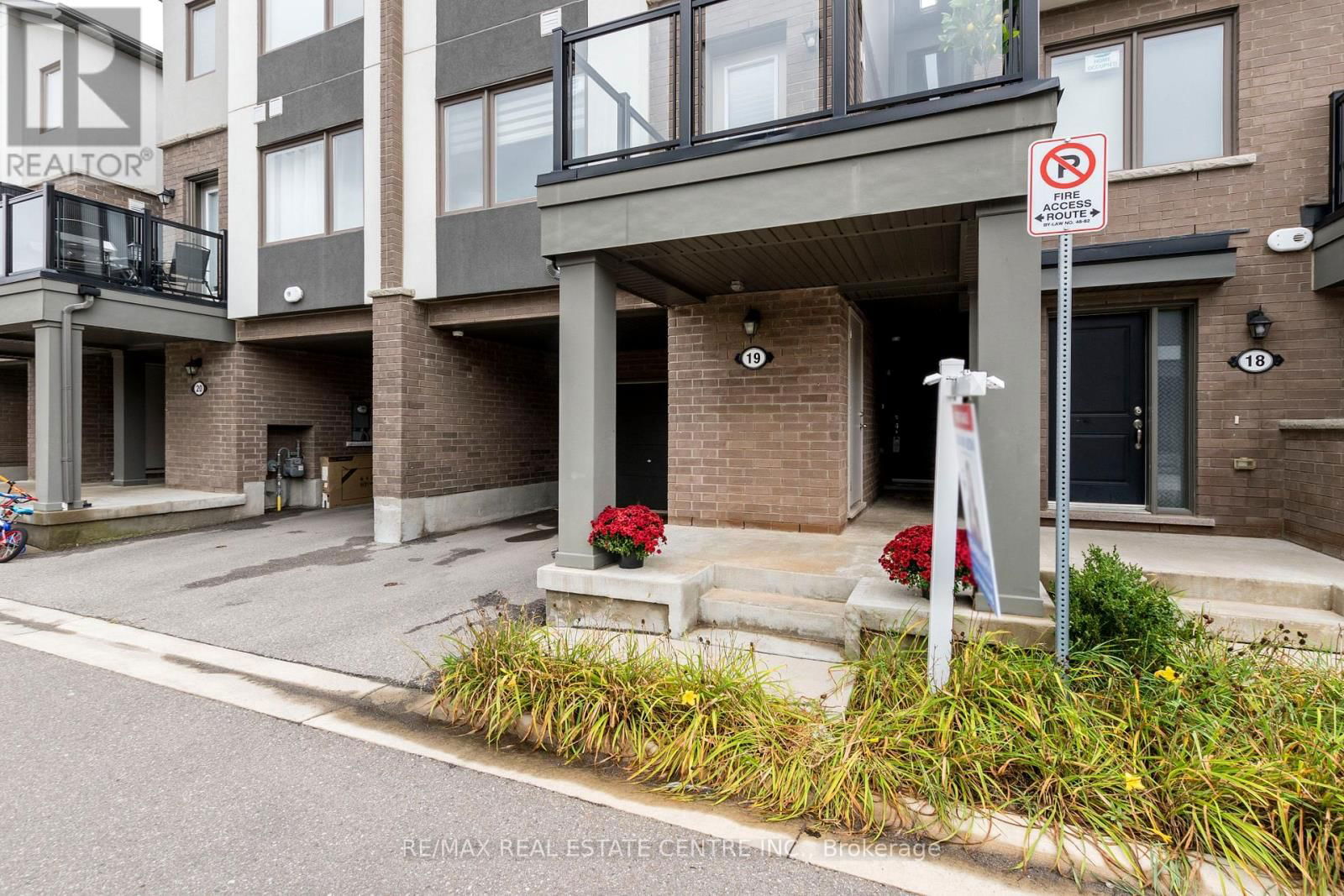 19 - 1125 LEGER WAY Image 3