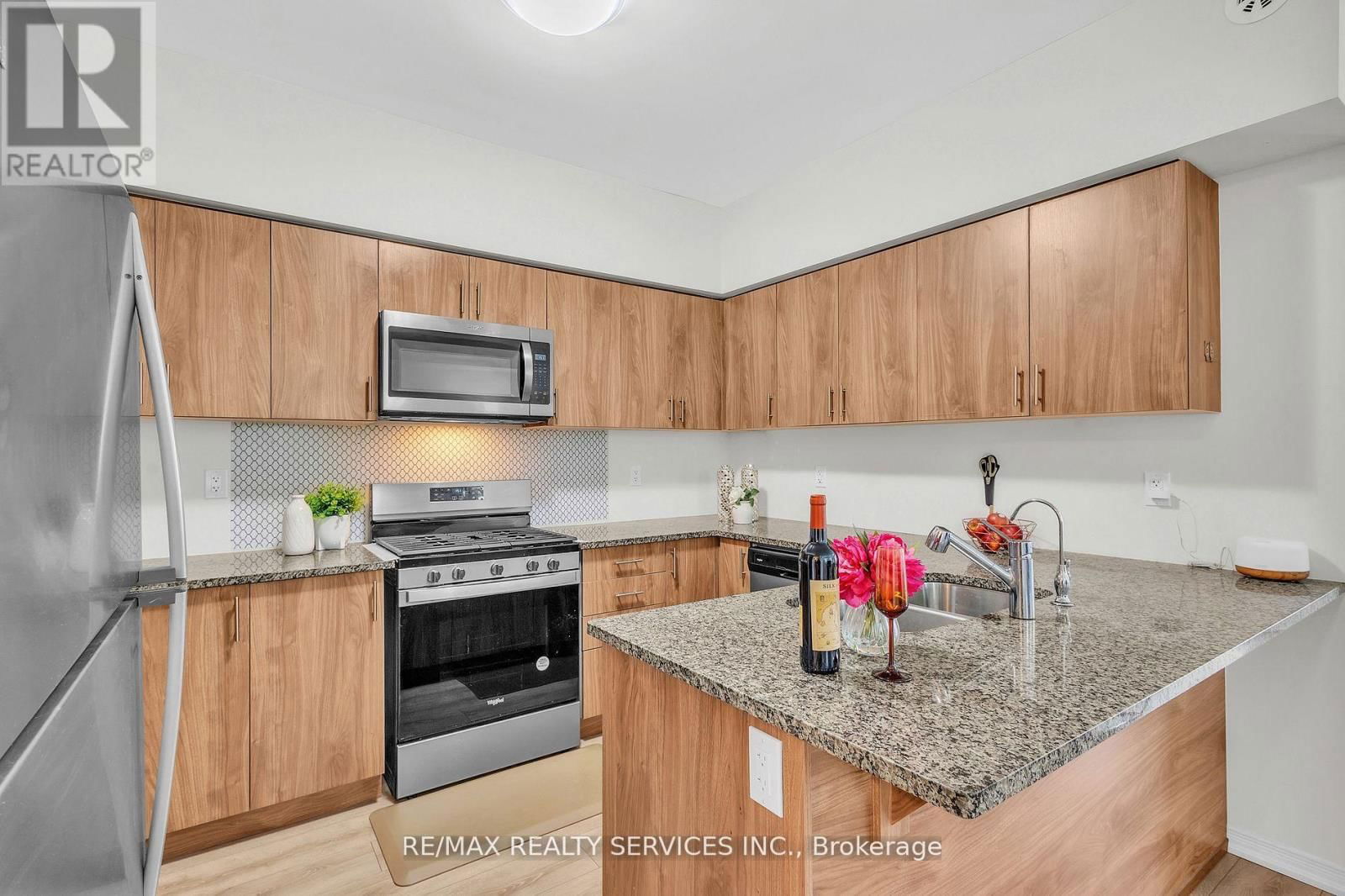 2 - 18 HUMBERWOOD BOULEVARD Image 13