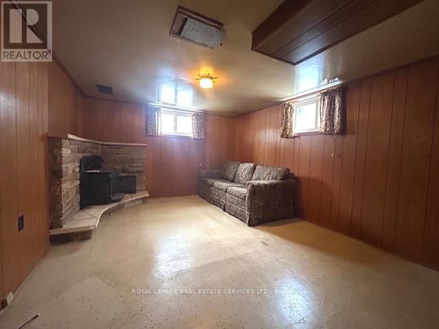 6 HIAWATHA PARKWAY Image 23