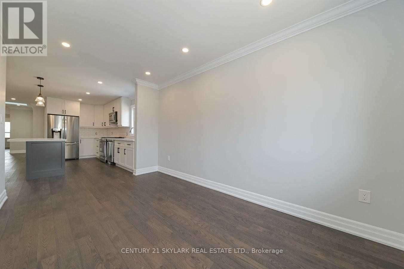 UPPER - 64 GLENHAVEN STREET Image 6