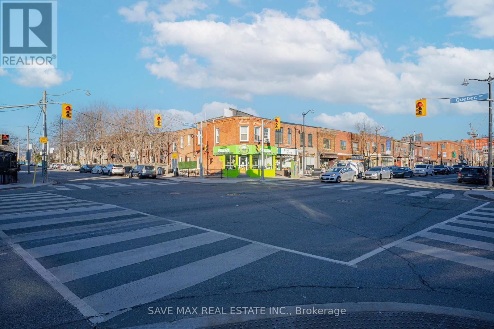 3074 DUNDAS STREET Image 5