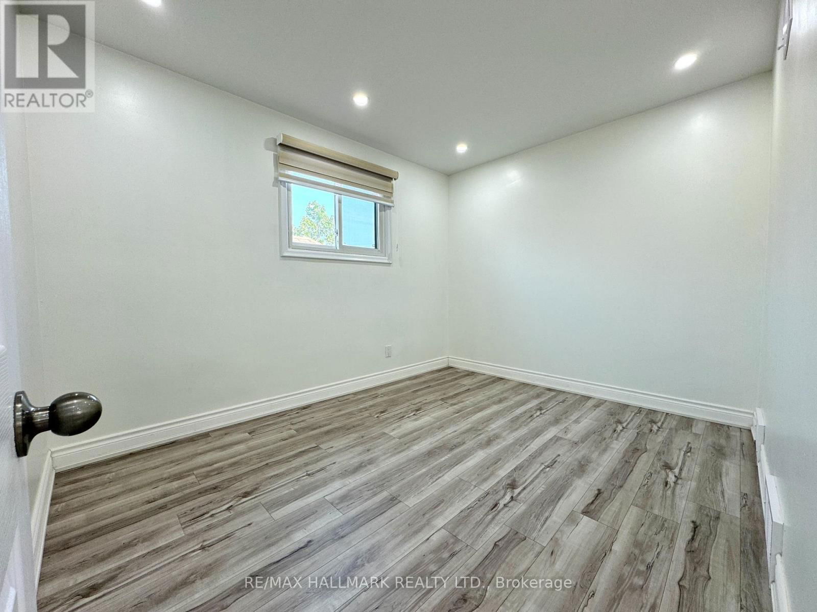 #2 - 20 HOLWOOD AVENUE Image 4