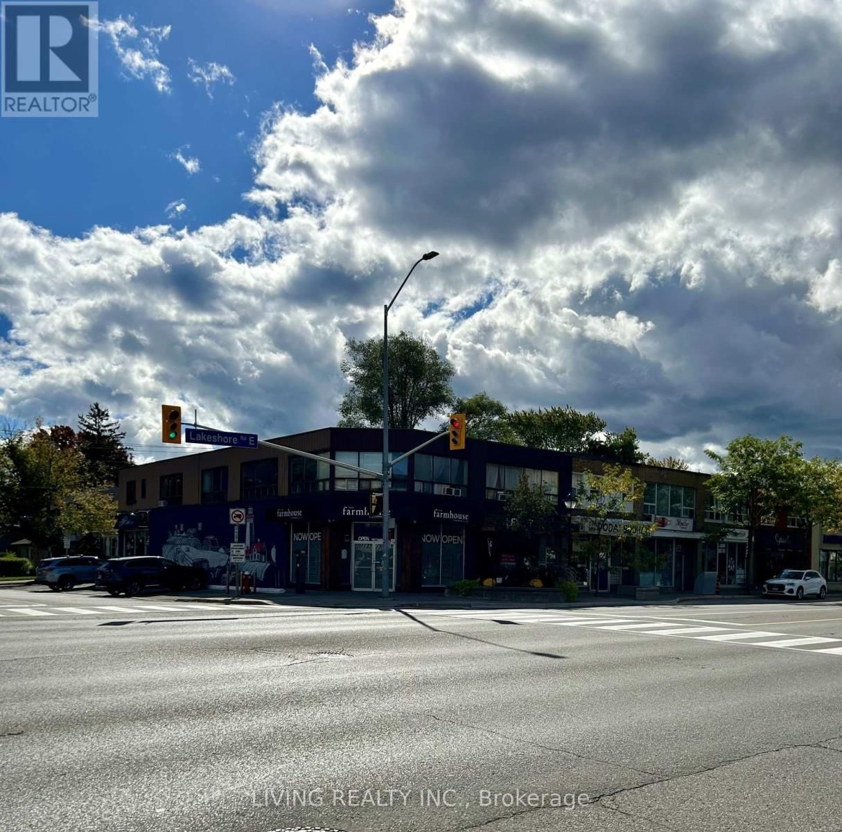 279 LAKESHORE ROAD E Image 1