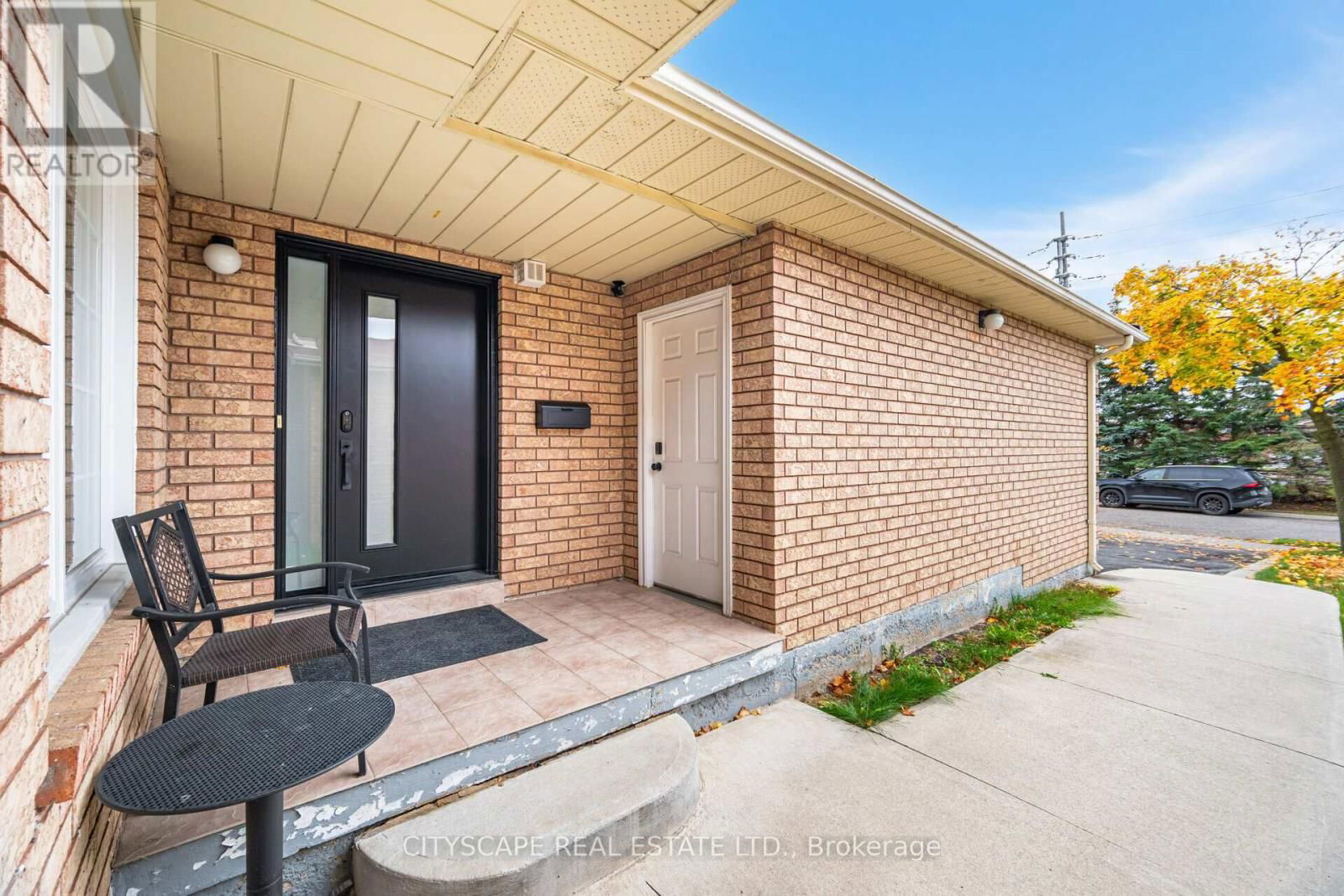 90 TOBA CRESCENT Image 4