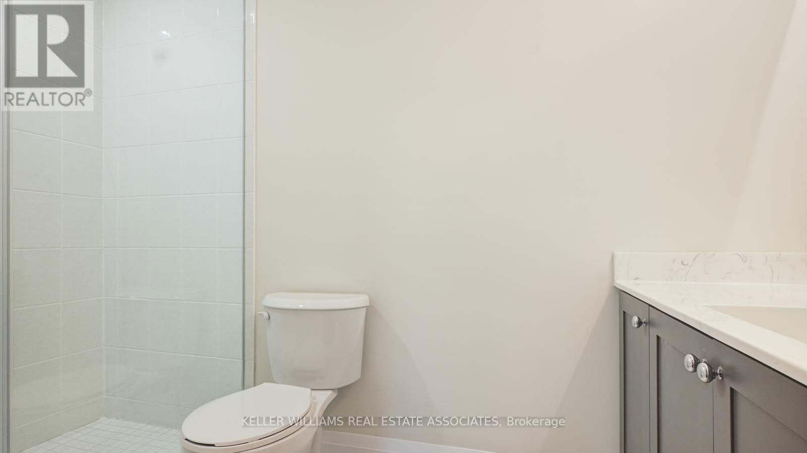 130 - 1565 ROSE WAY Image 32