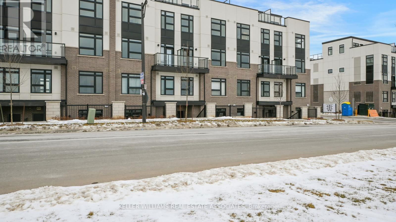 130 - 1565 ROSE WAY Image 37