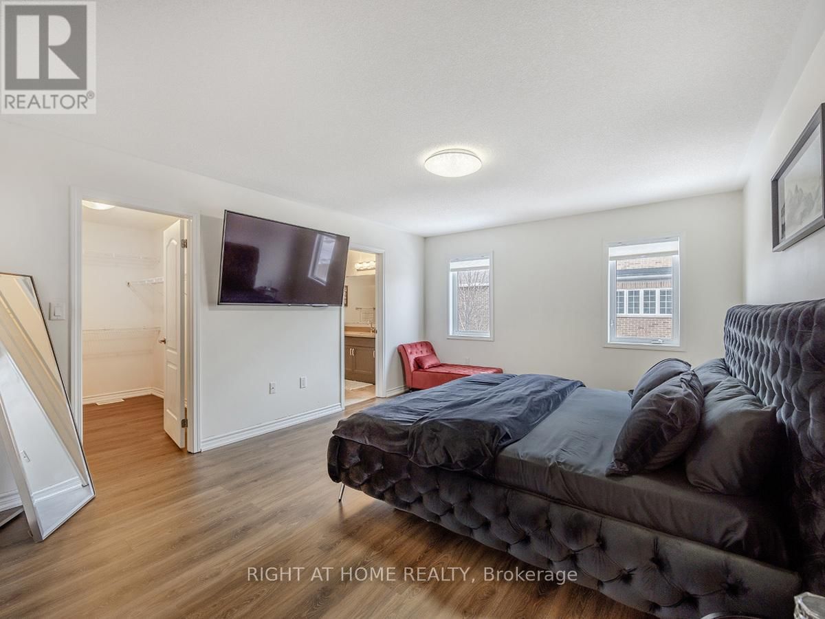 653 LANGHOLM STREET Image 19