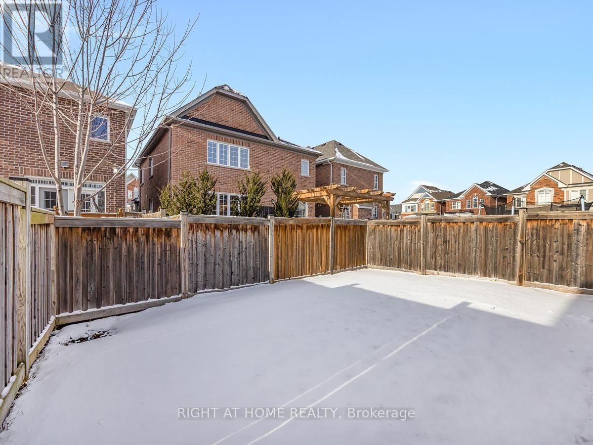 653 LANGHOLM STREET Image 28