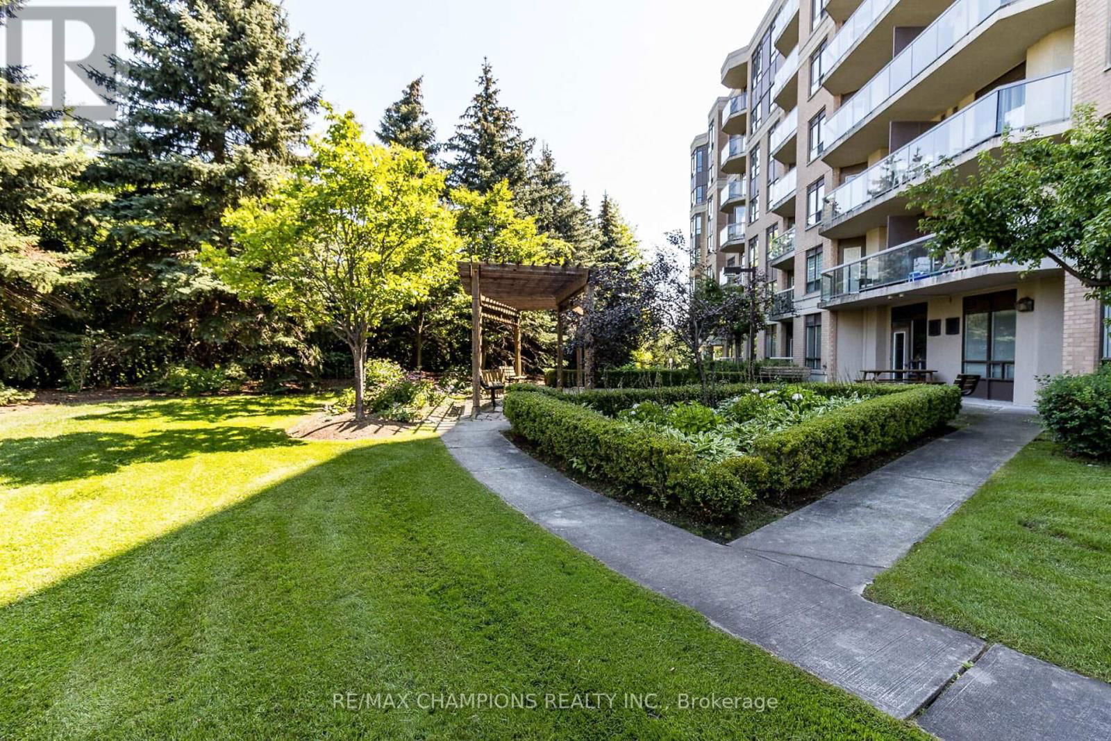 216 - 300 RAY LAWSON BOULEVARD Image 39