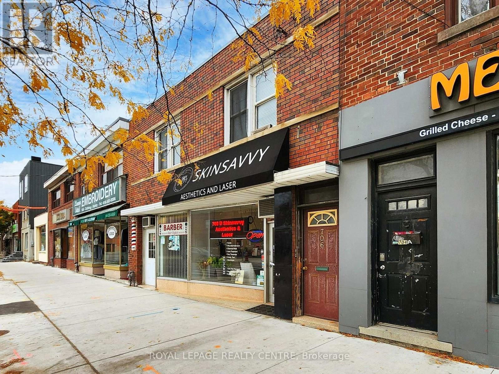 706 THE QUEENSWAY Image 4