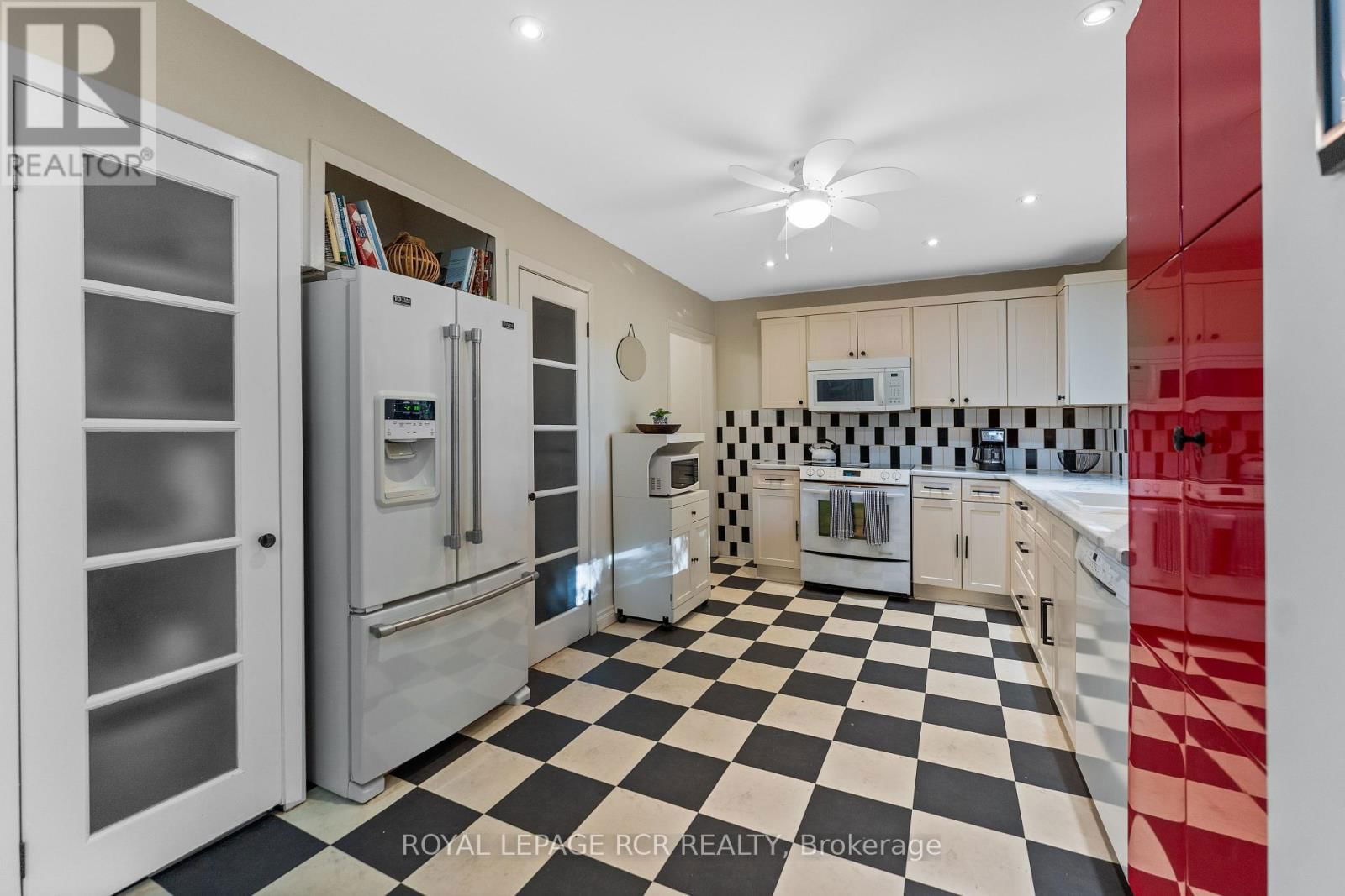 27 JOHN STREET NORTH Image 18