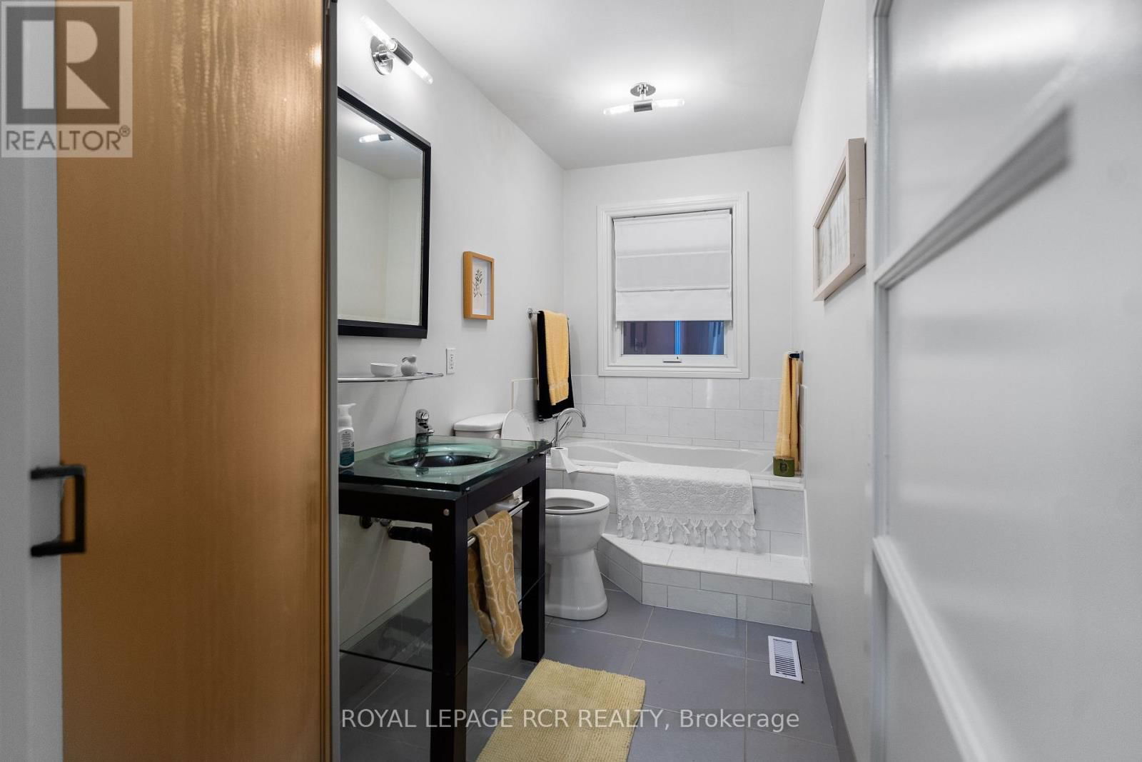 27 JOHN STREET NORTH Image 33
