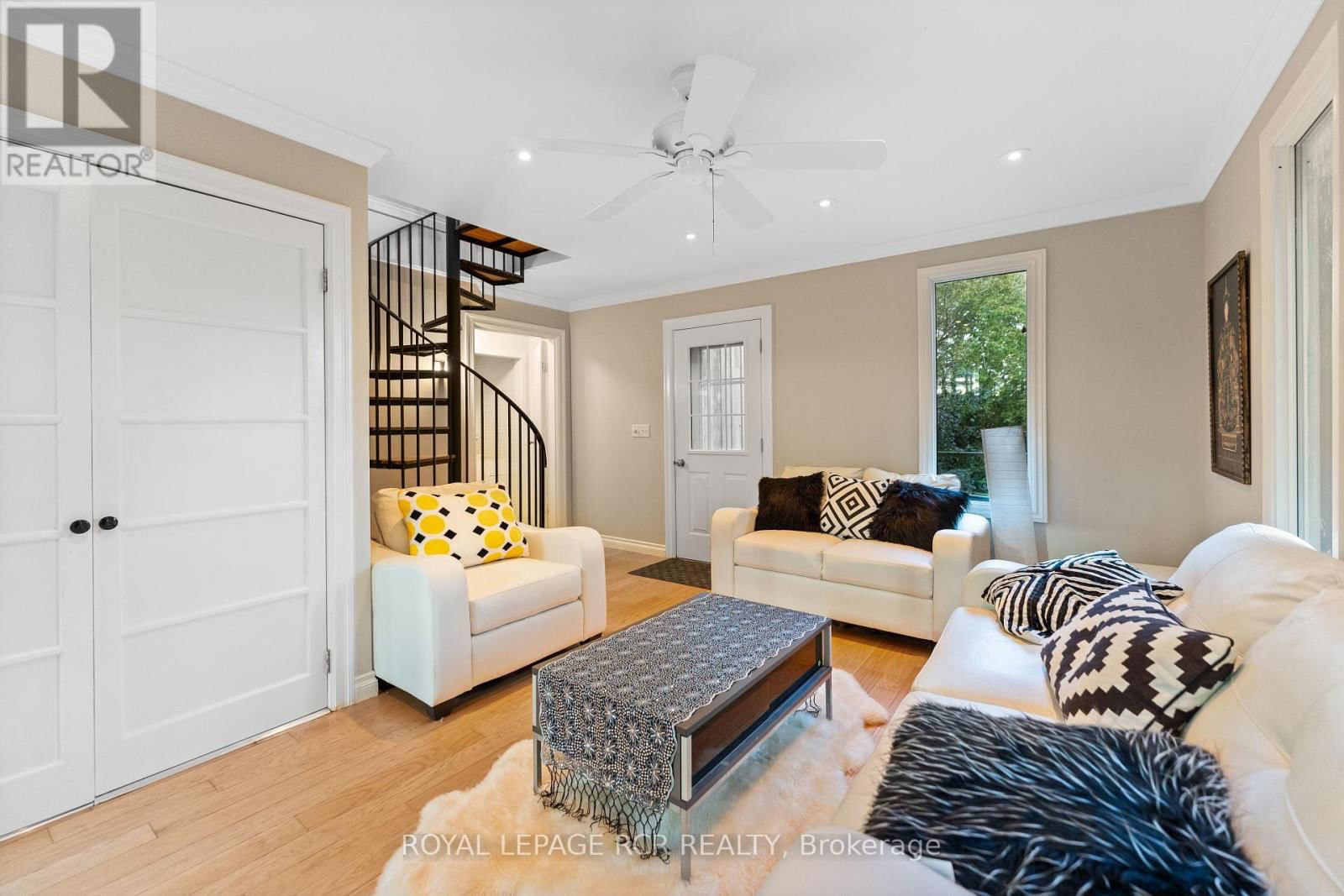 27 JOHN STREET NORTH Image 35
