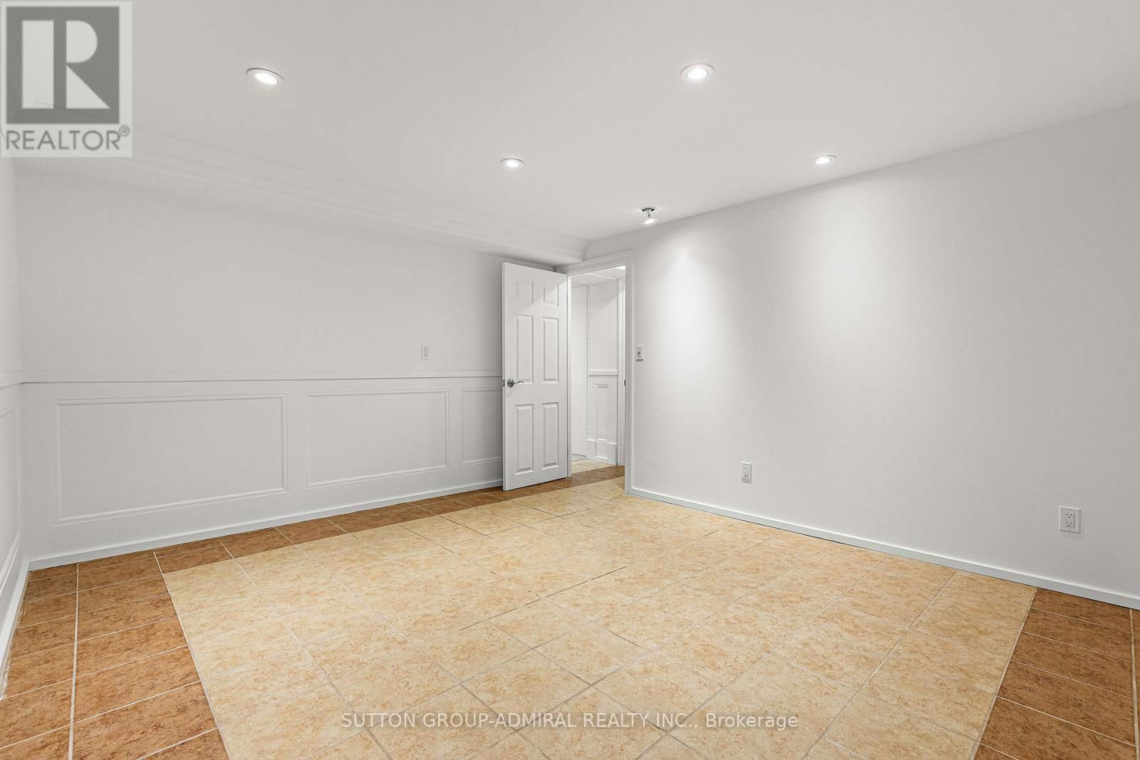 42 GLEN LONG AVENUE Image 18
