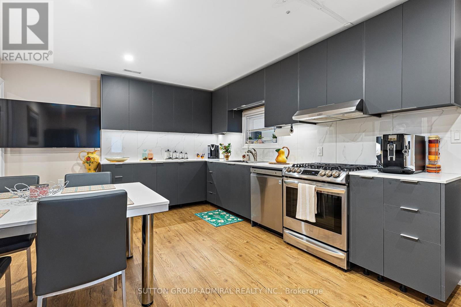 42 GLEN LONG AVENUE Image 28