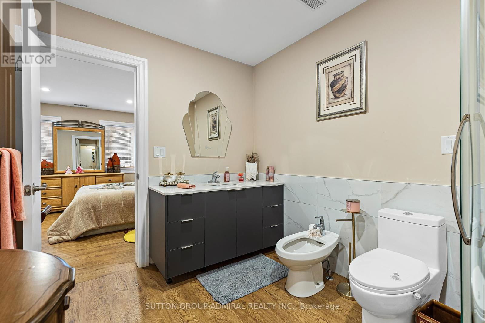 42 GLEN LONG AVENUE Image 30