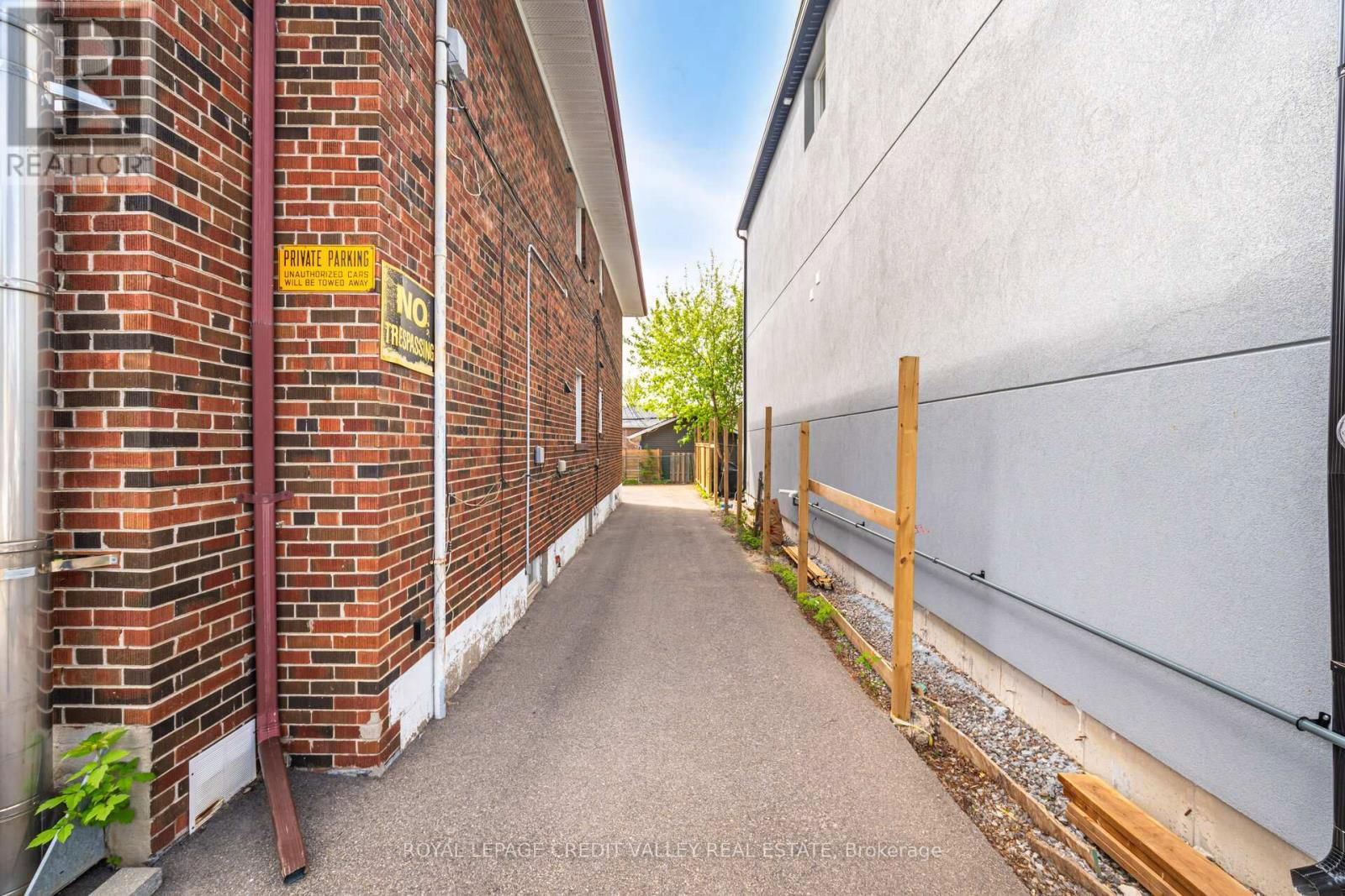 19 ROSELAND DRIVE Image 11