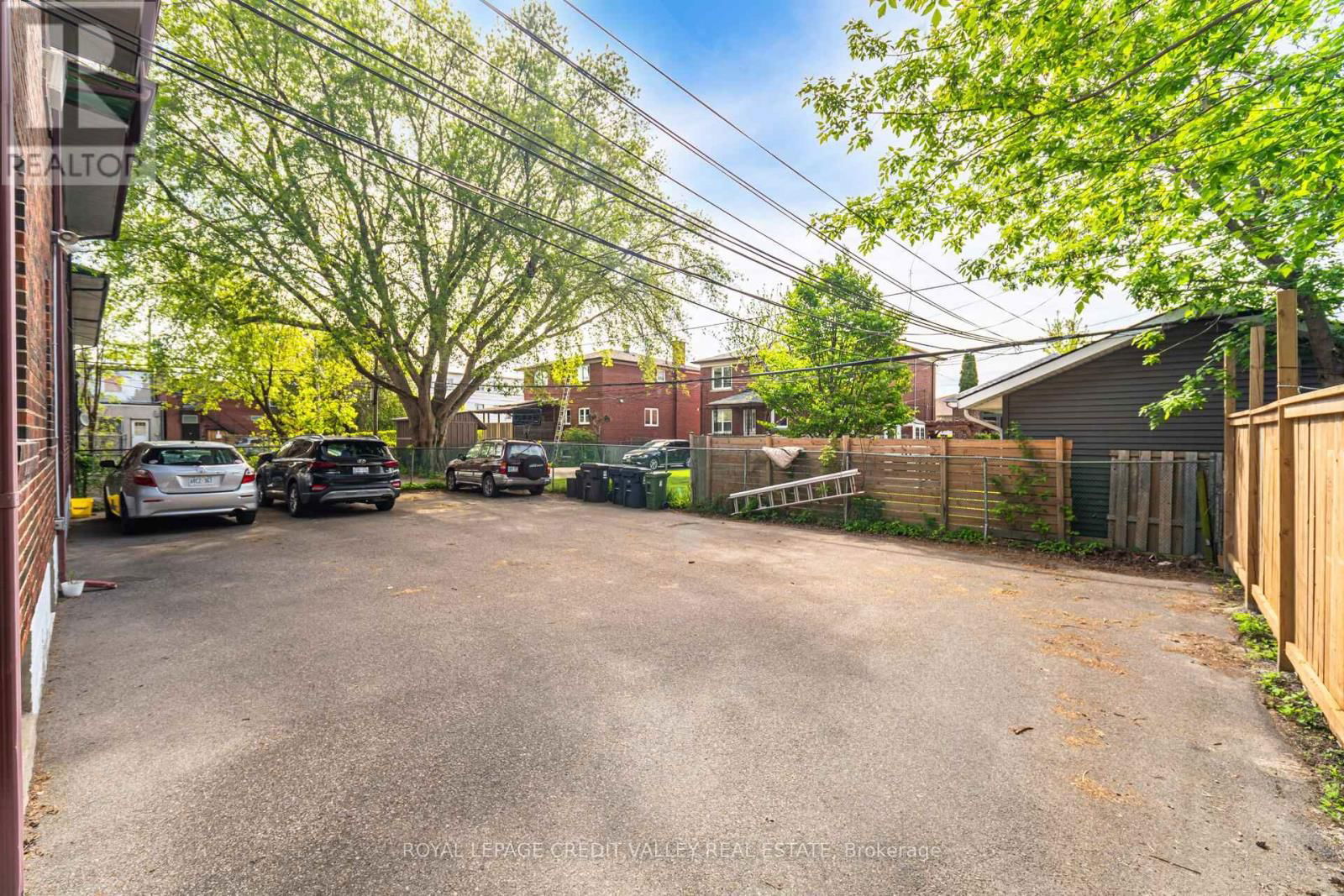 19 ROSELAND DRIVE Image 13