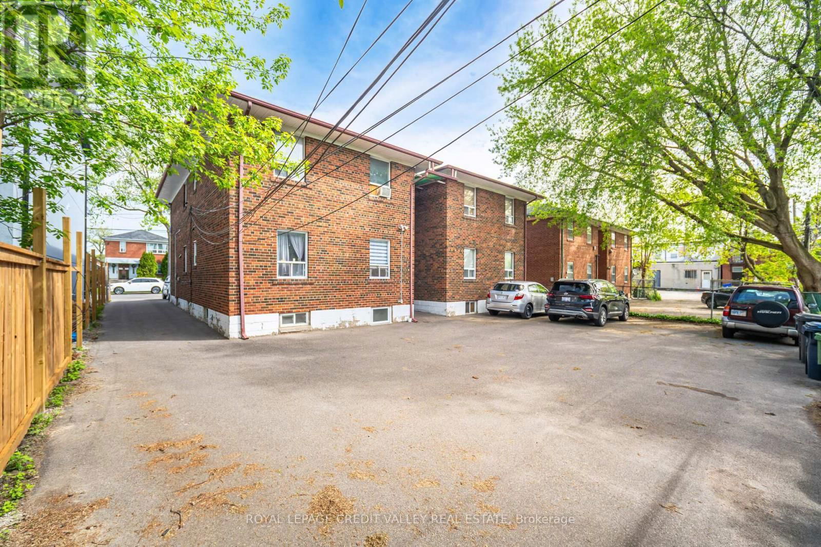 19 ROSELAND DRIVE Image 14