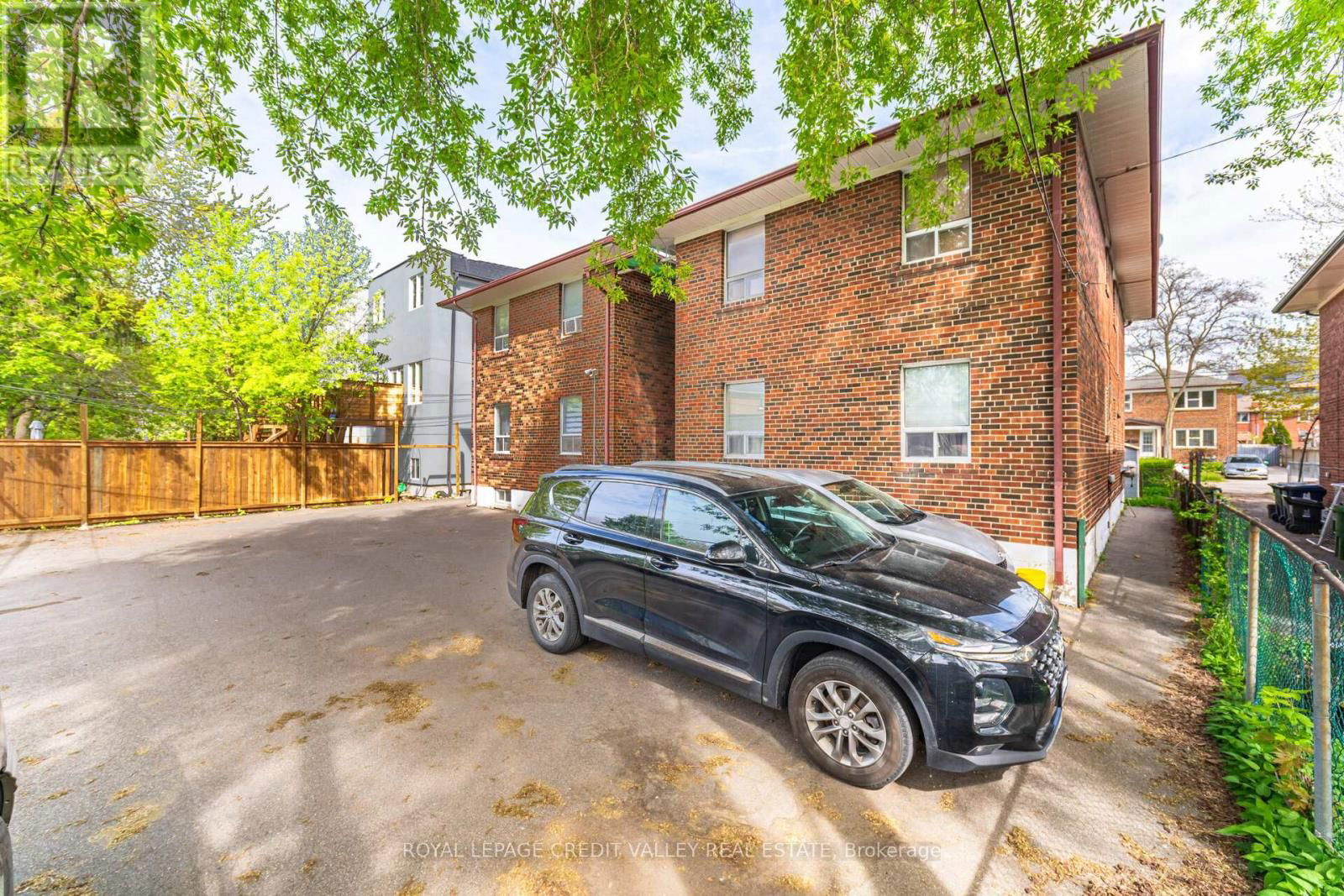 19 ROSELAND DRIVE Image 15