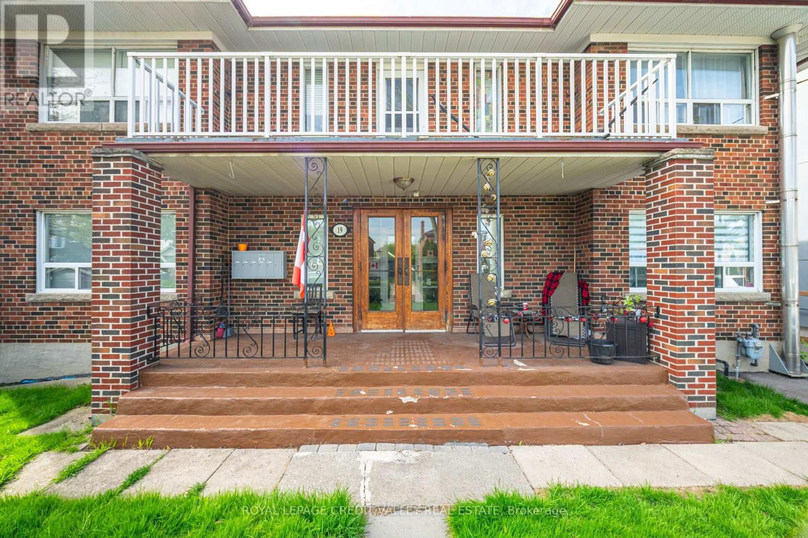 19 ROSELAND DRIVE Image 5