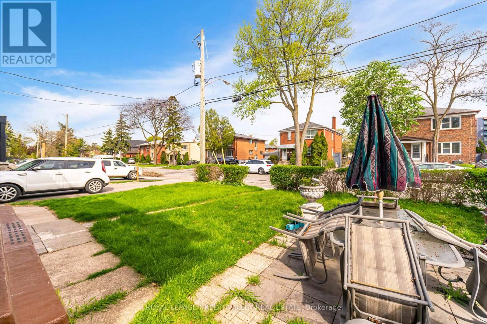 19 ROSELAND DRIVE Image 9