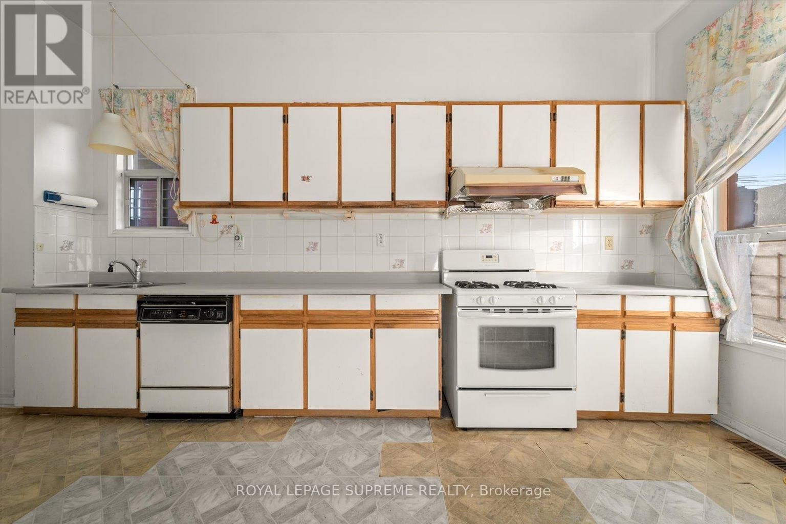 1309 KING STREET WEST Image 17