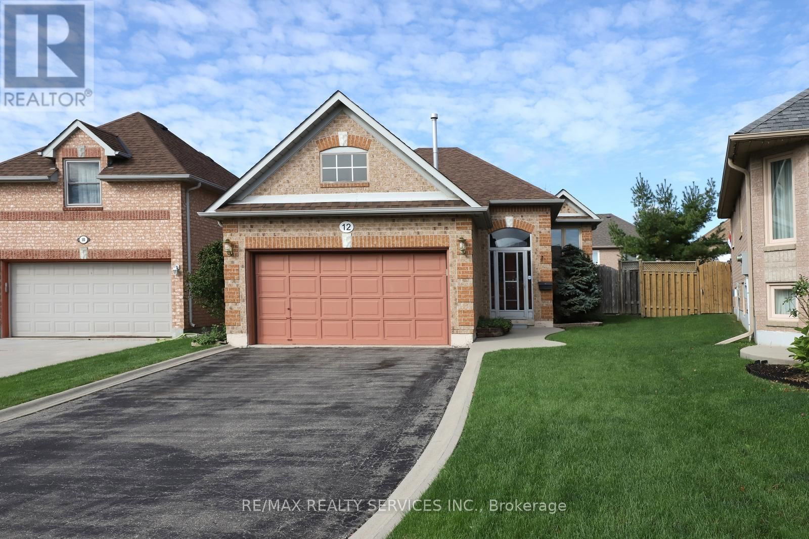 12 SUMMERFIELD CRESCENT Image 1