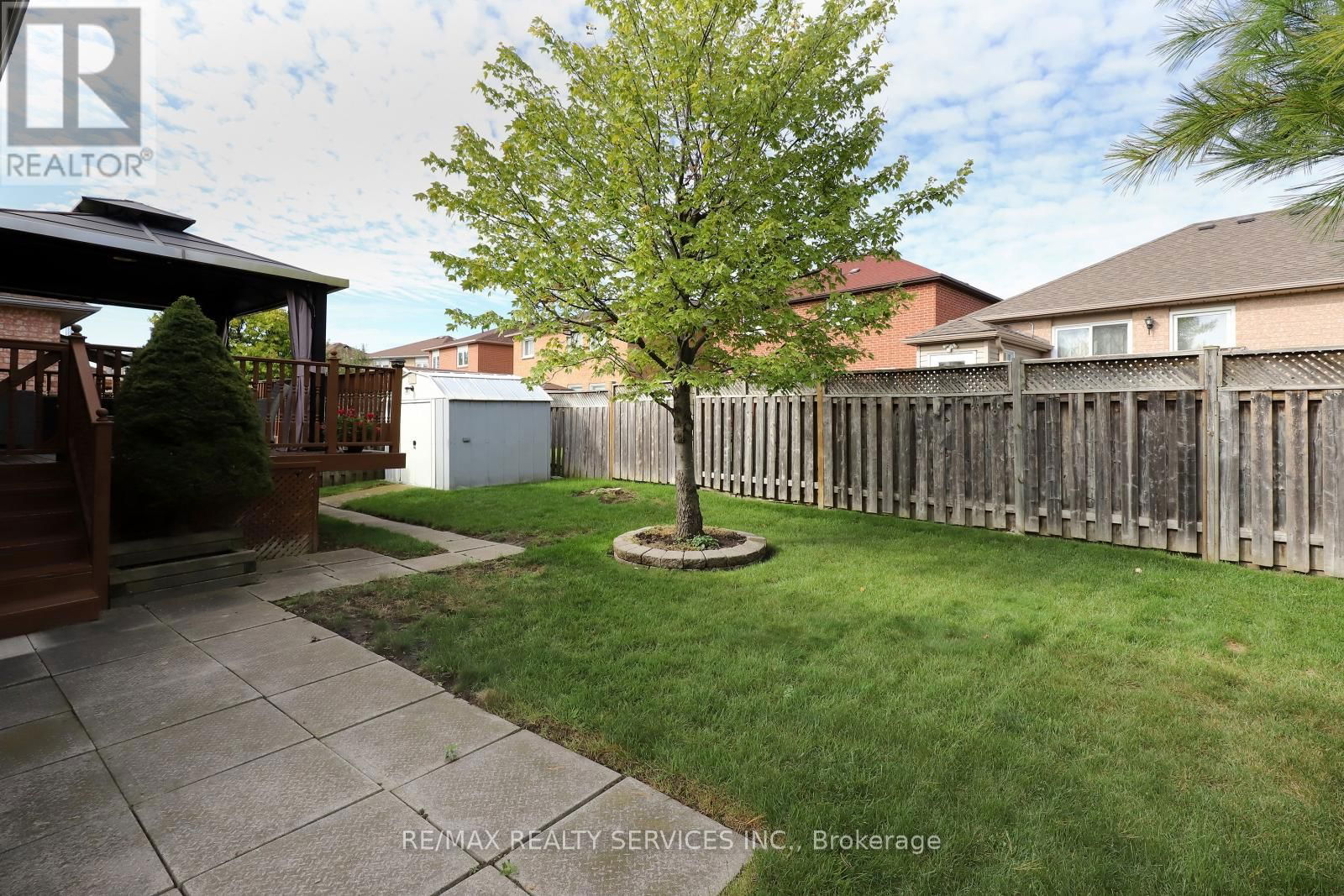 12 SUMMERFIELD CRESCENT Image 30