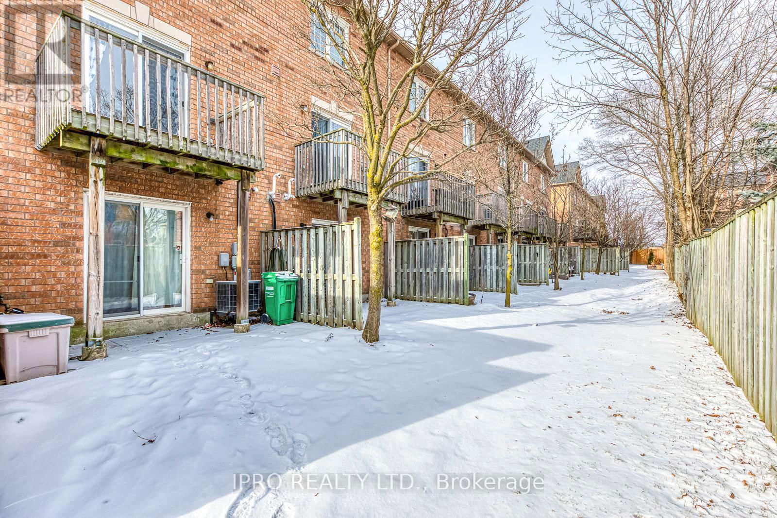 25 - 1128 DUNDAS STREET W Image 38