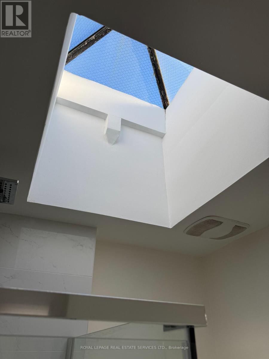 Apt #1 - 283 LAKESHORE ROAD Image 6