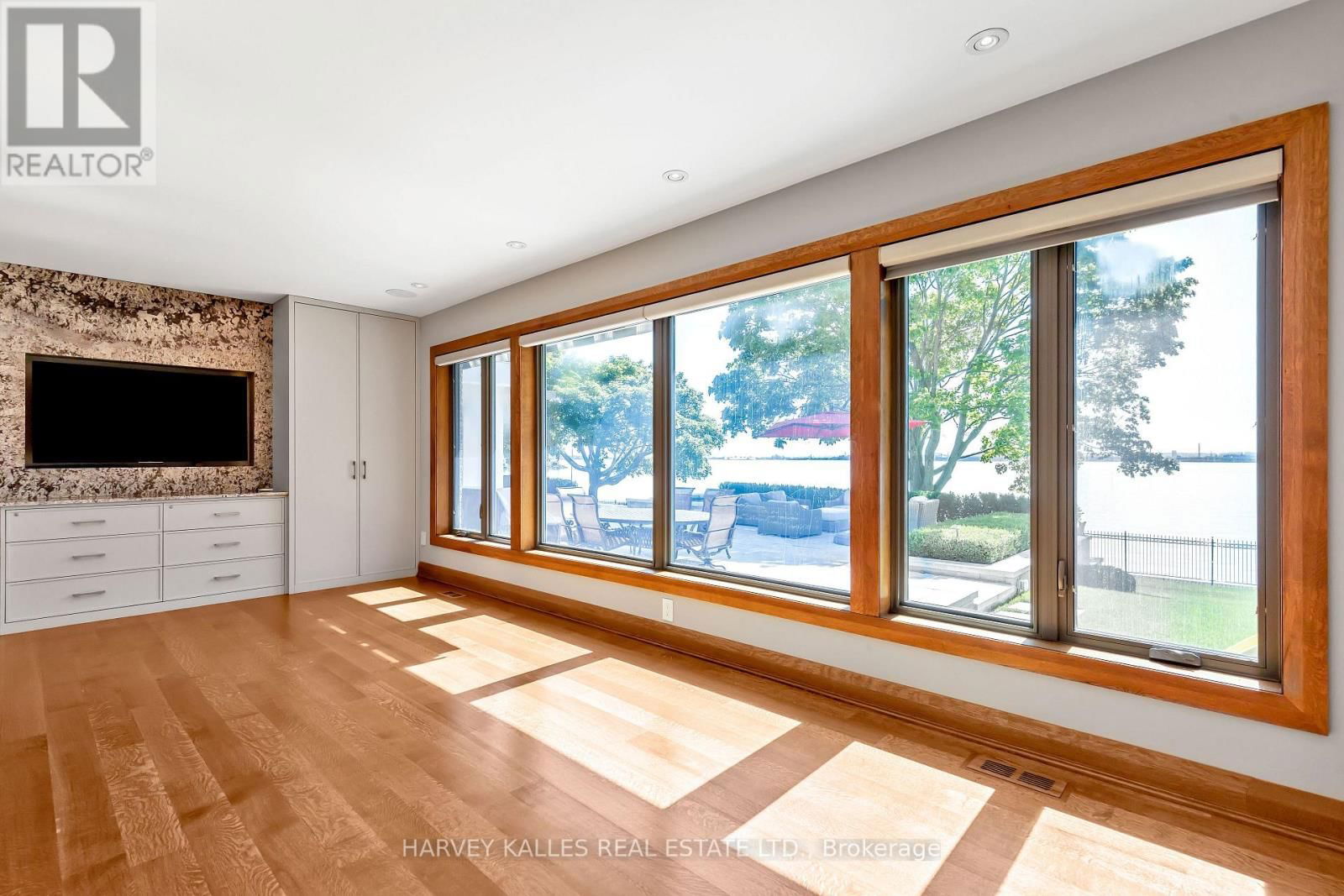 90 OAKLANDS PARK COURT Image 7