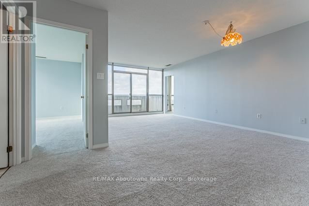 1209 - 5080 PINEDALE AVENUE Image 8