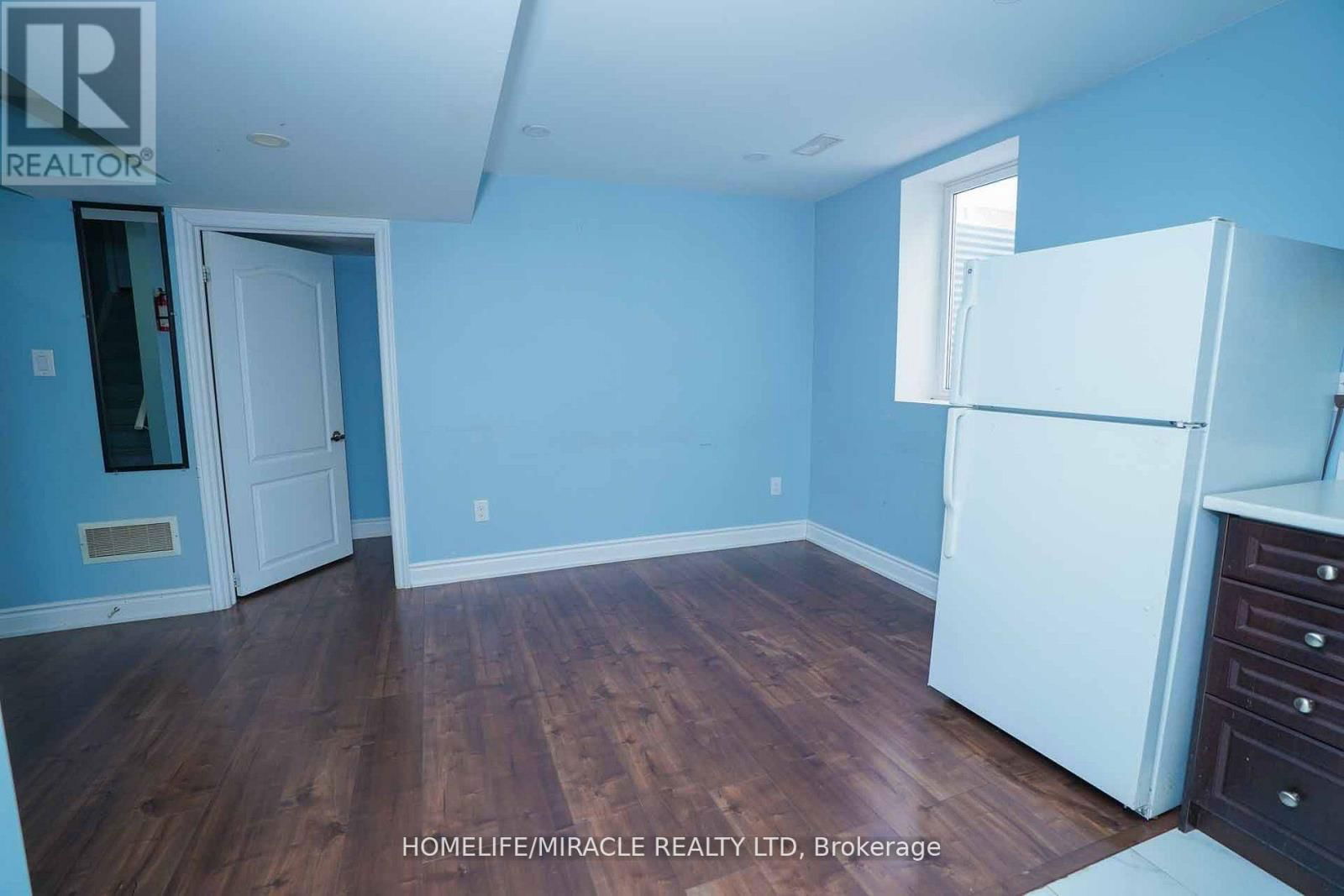 #Lower - 22 COURTSFIELD CRESCENT Image 9