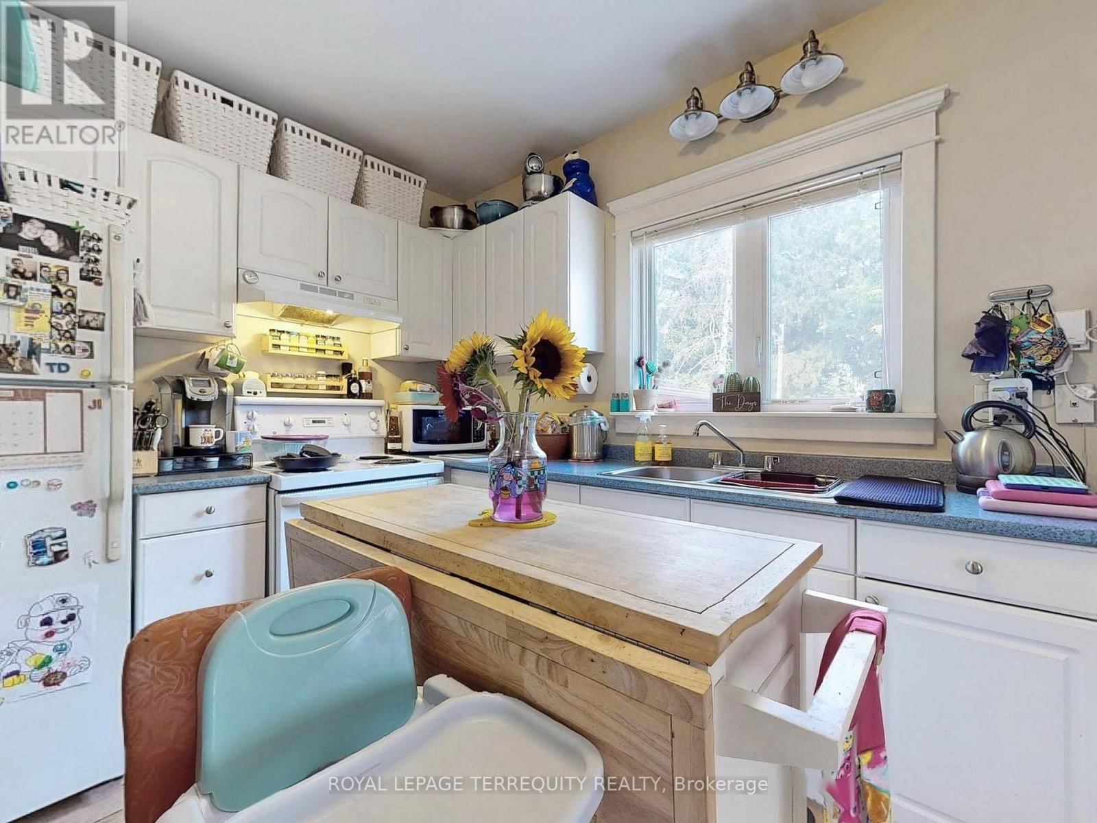 197 PARK LAWN ROAD Image 18